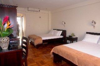 General view
 di Plaza Real Suites & Apartments