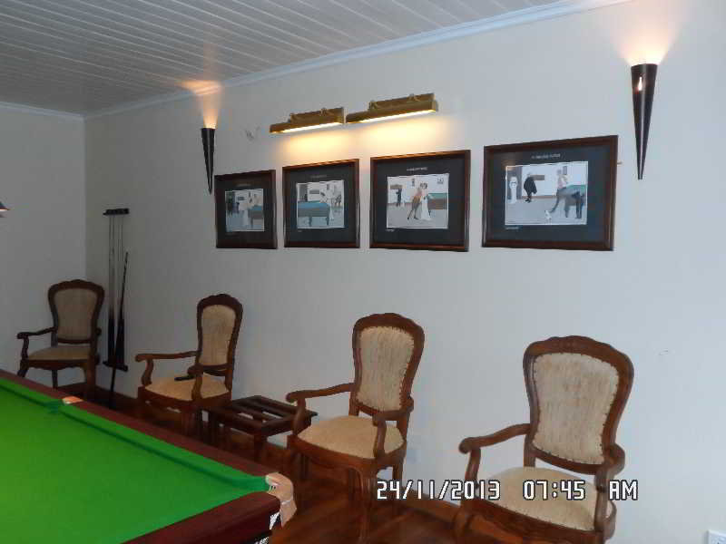 Sports and Entertainment
 di Firs Boutique