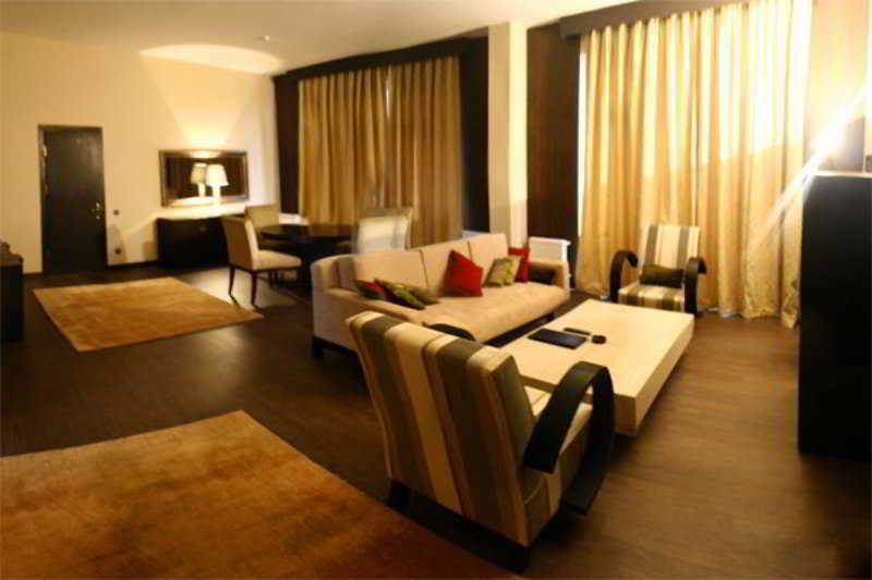 Room
 di Sheki Saray