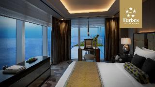 Signature Suite
