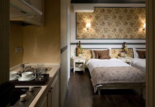 Room thumbnail 6