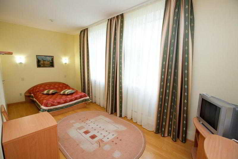 Room
 di Voznesensk