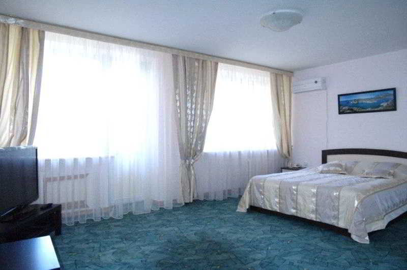 Room
 di Yuzhniy