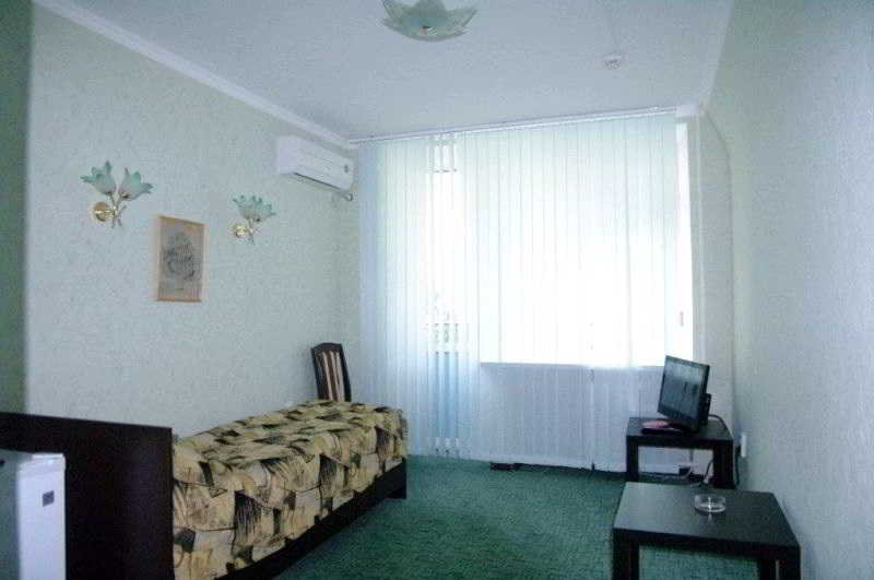 Room
 di Yuzhniy