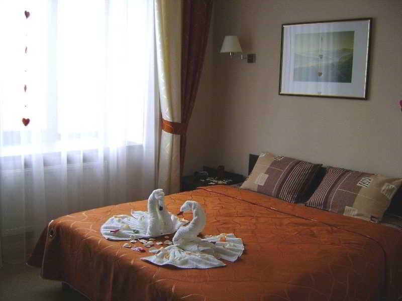 Room
 di Zolotoya Yurta