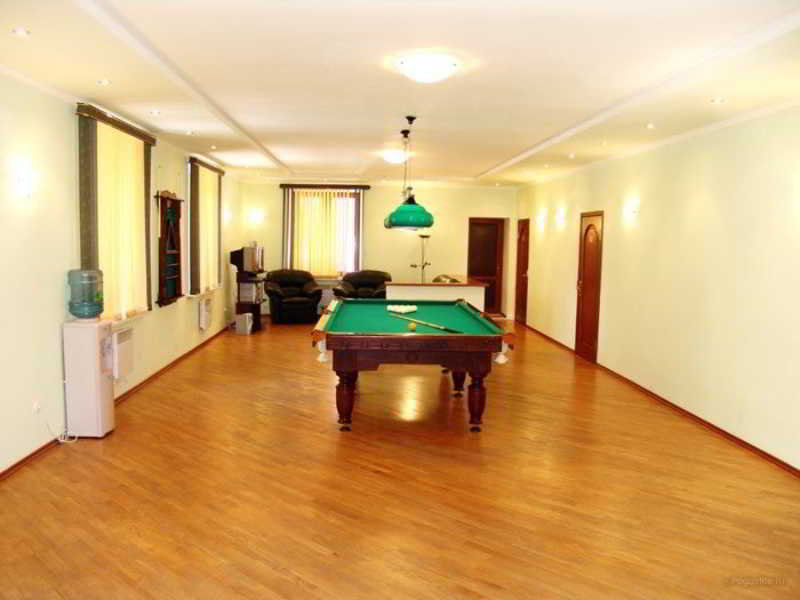 Sports and Entertainment
 di Two Rivers