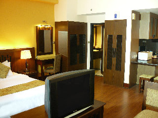 Room
 di M Suites Hotel