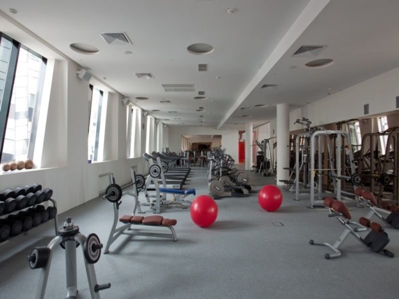 Sports and Entertainment
 di Pamir