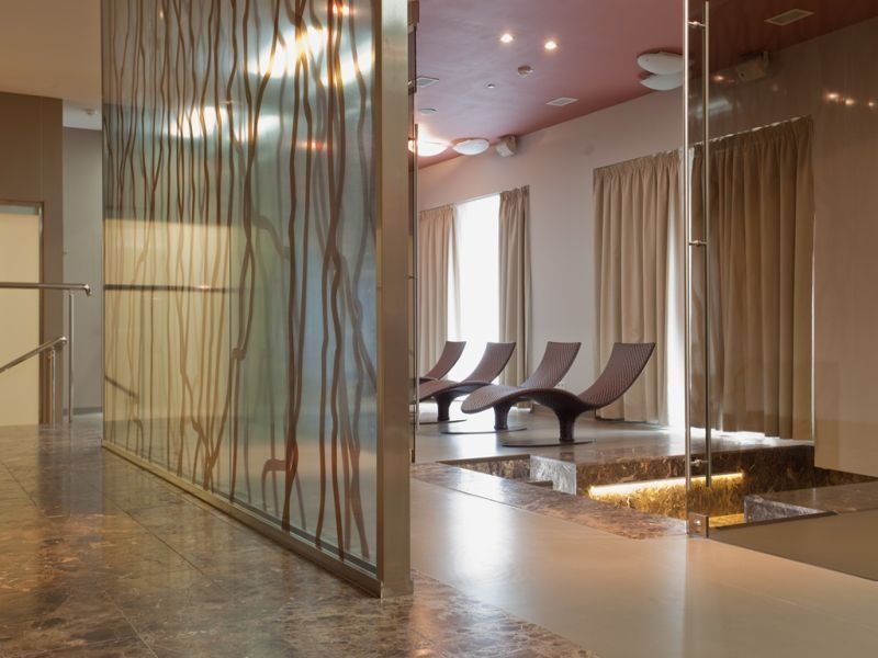 Sports and Entertainment
 di Pamir