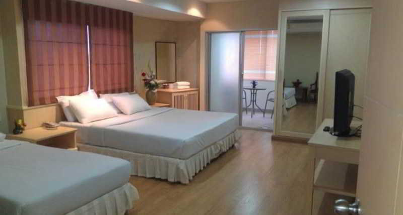 Room thumbnail 12