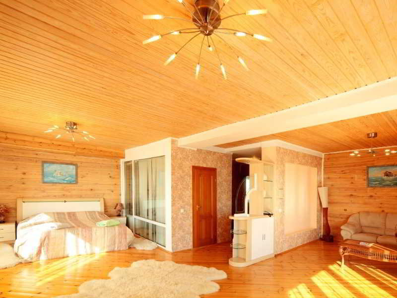 Room
 di Krestovaya Pad