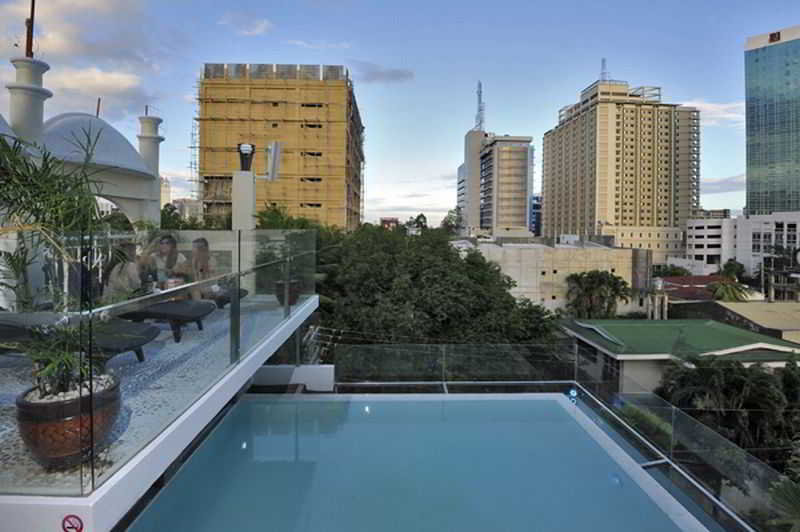 Pool
 di Wellcome Hotel