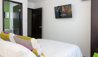 Room
 di Golden House