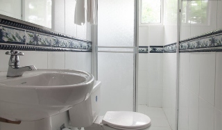 Room
 di Golden House