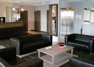Lobby
 di Comfort Hotel Dijon Sud