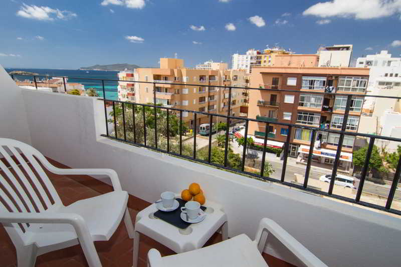 Terrace thumbnail 8