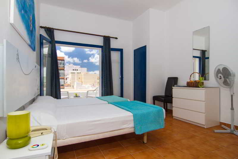 Room thumbnail 9