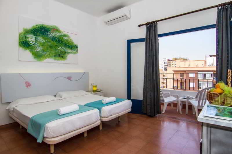 Room thumbnail 11