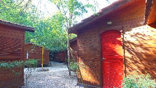 Seven Hills Village, Rome