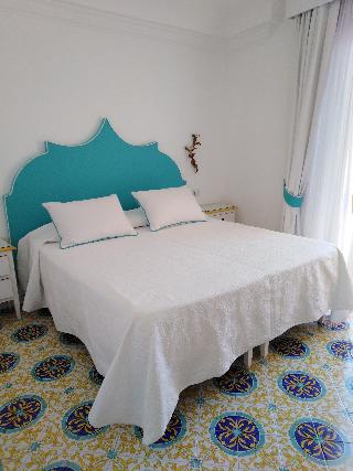 Room Room