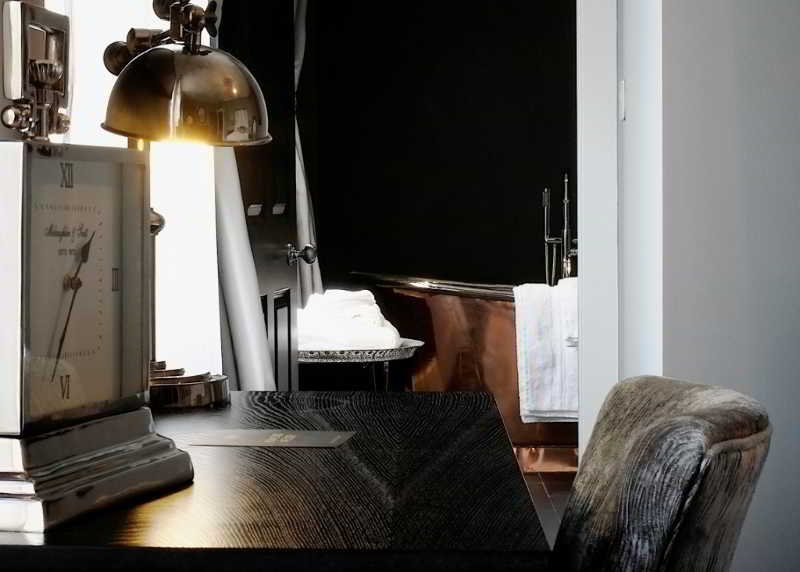 Room
 di Poets House