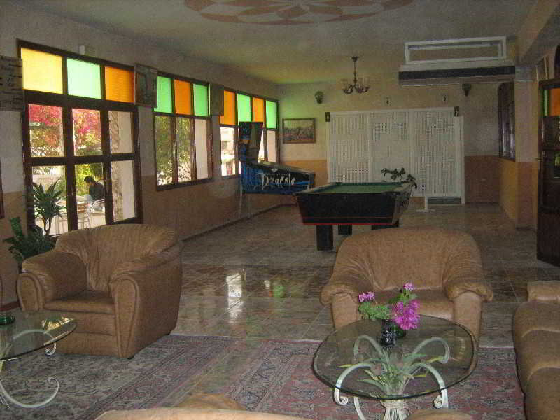 Sports and Entertainment
 di Le Saharien Paradise