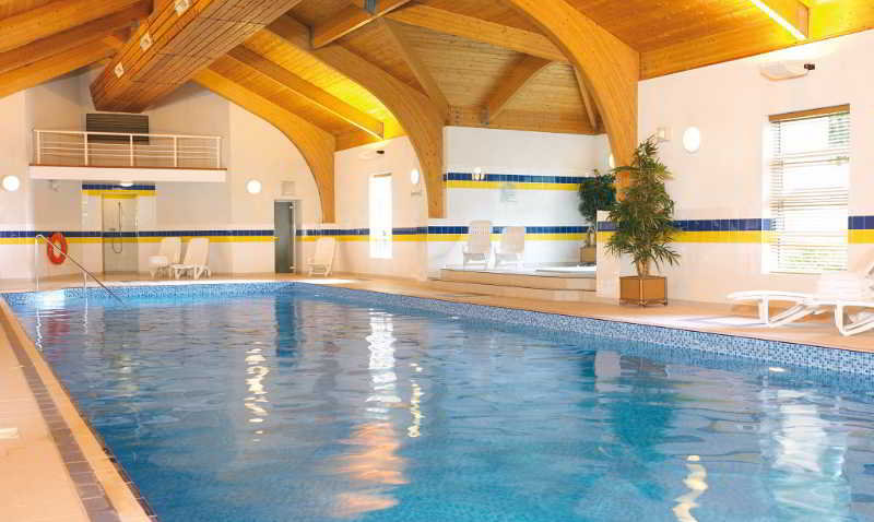 Pool
 di Eastwood Hall