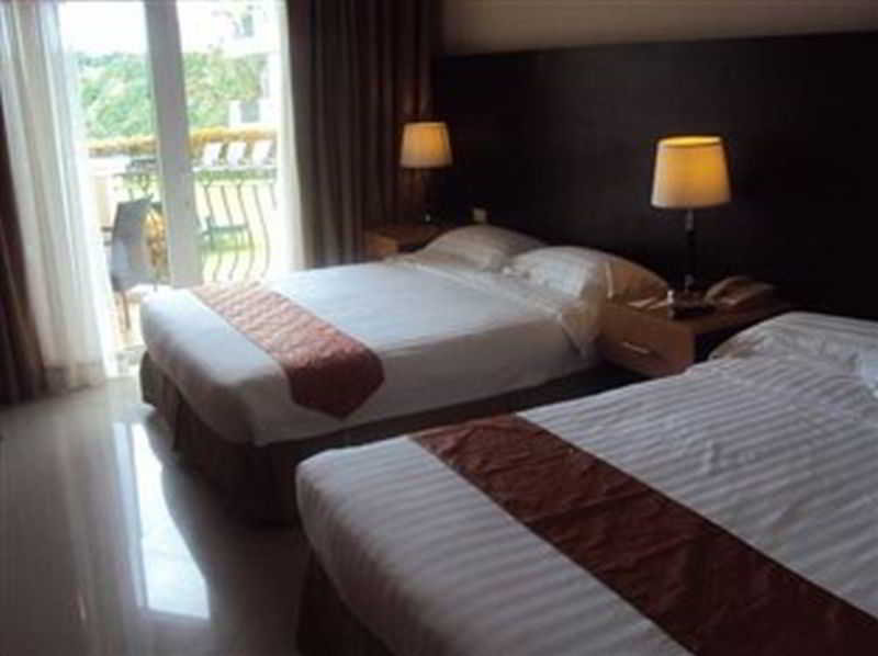 Room
 di The Lake Hotel Tagaytay