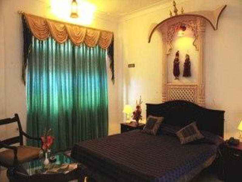 Room
 di Hill Lake