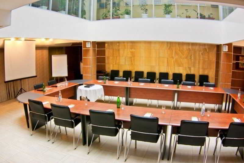 Conferences
 di Platan Yuzhniy