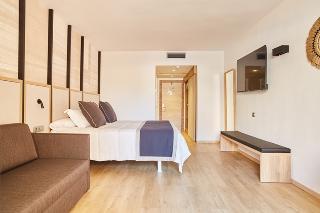 Invisa Hotel Club Cala Blanca image 1