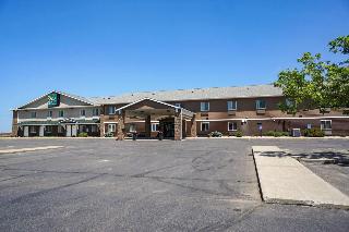 Quality InnSuites Watertown Prairie Lakes IceArena