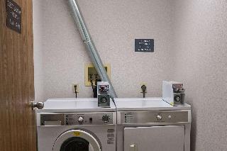 Quality InnSuites Watertown Prairie Lakes IceArena