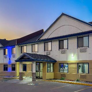 Travelodge by Wyndham Fargo