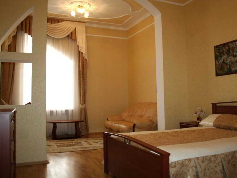 Room
 di Roscha Nevest