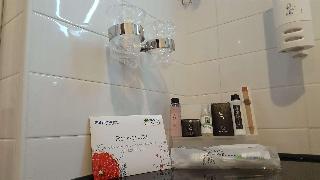 1 Queen And 1 Single, Non-Smoking, Standard Room, Free Wireless Internet