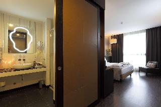 1 Queen Bed, Non-Smoking, Handicap Room, Free Wireless Internet