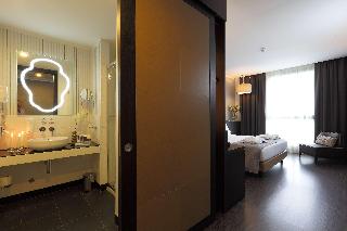 Standard Queen Room with Queen bed
