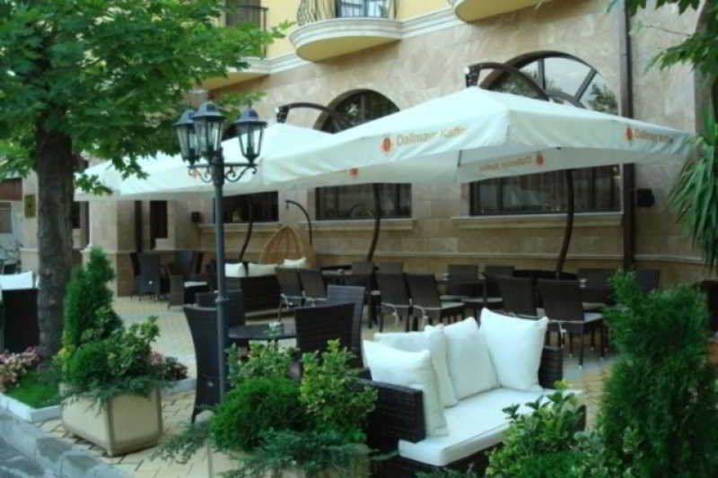 Bar
 di Hotel Chinar