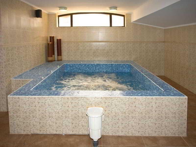 Sports and Entertainment
 di Hotel Chinar