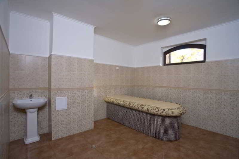 Sports and Entertainment
 di Hotel Chinar