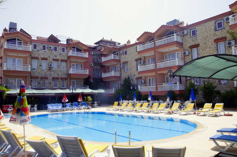 Pool
 di Mediterranean Garden Hotel