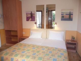 Room
 di Amalthia Studios