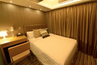 Room thumbnail 3