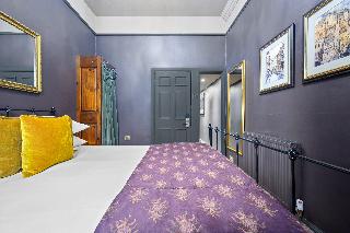 Room
 di The Lamb and Lion