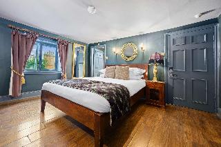 Room
 di The Lamb and Lion