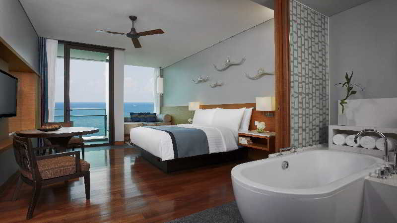 Room thumbnail 4