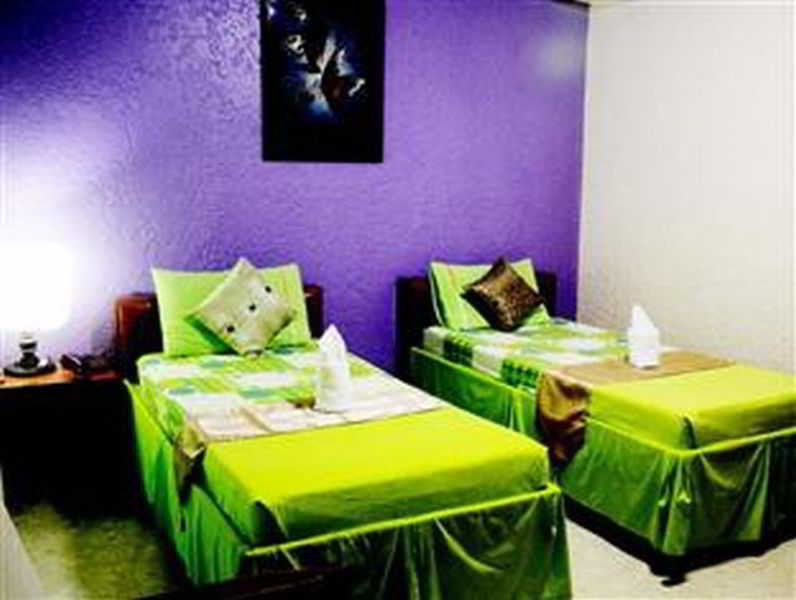 Room
 di Palawan Village Hotel