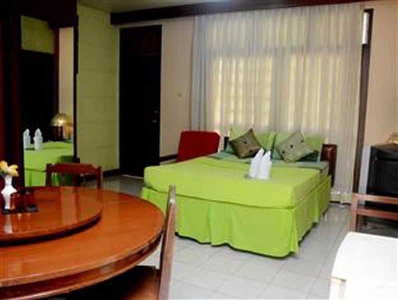 Room
 di Palawan Village Hotel