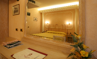 Room
 di San Clemente